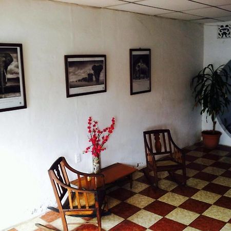 Casa Nica Leon Hostel Zewnętrze zdjęcie